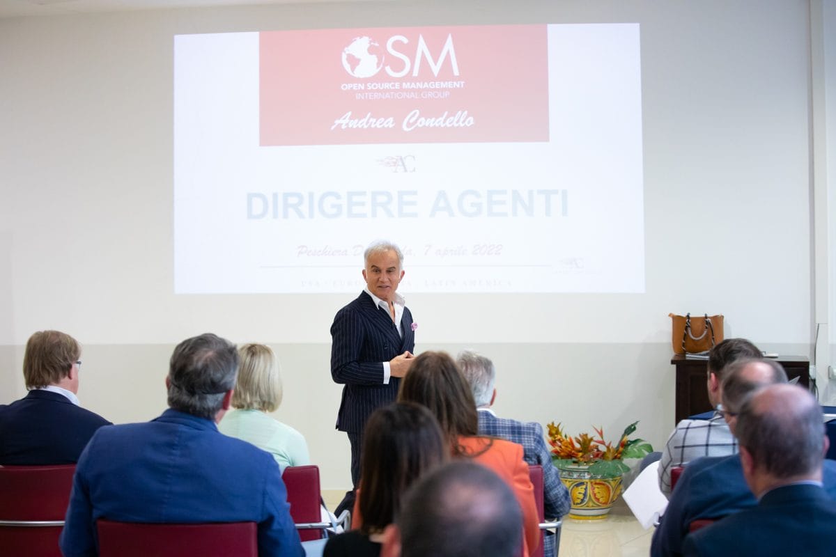 Relatore OSM Real Estate a un evento