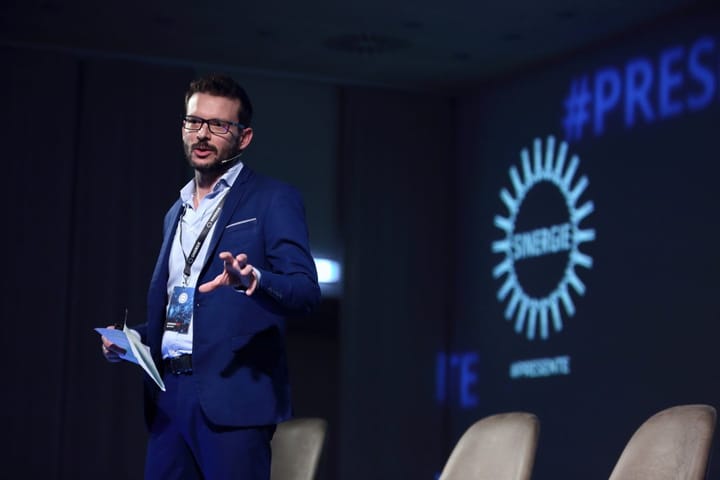 Articolo su cosa cercano i Millennials prima di candidarsi, rivista Sinergie 22